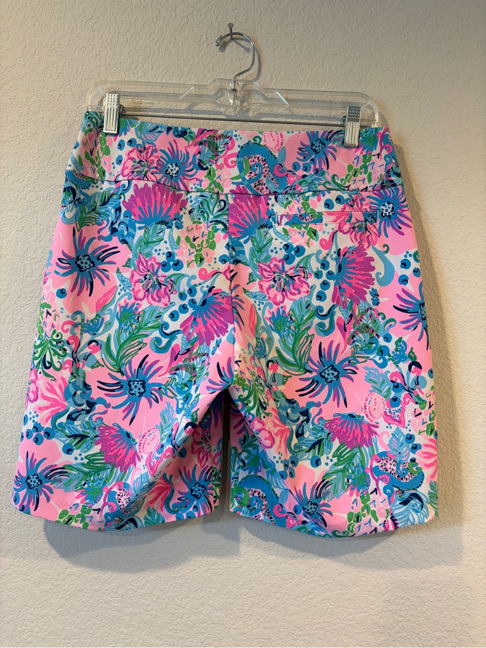 Lilly Pulitzer Women’s Luxletic Reid Mandevilla Baby Paradise Petals Shorts - 8 - Picture 4 of 7